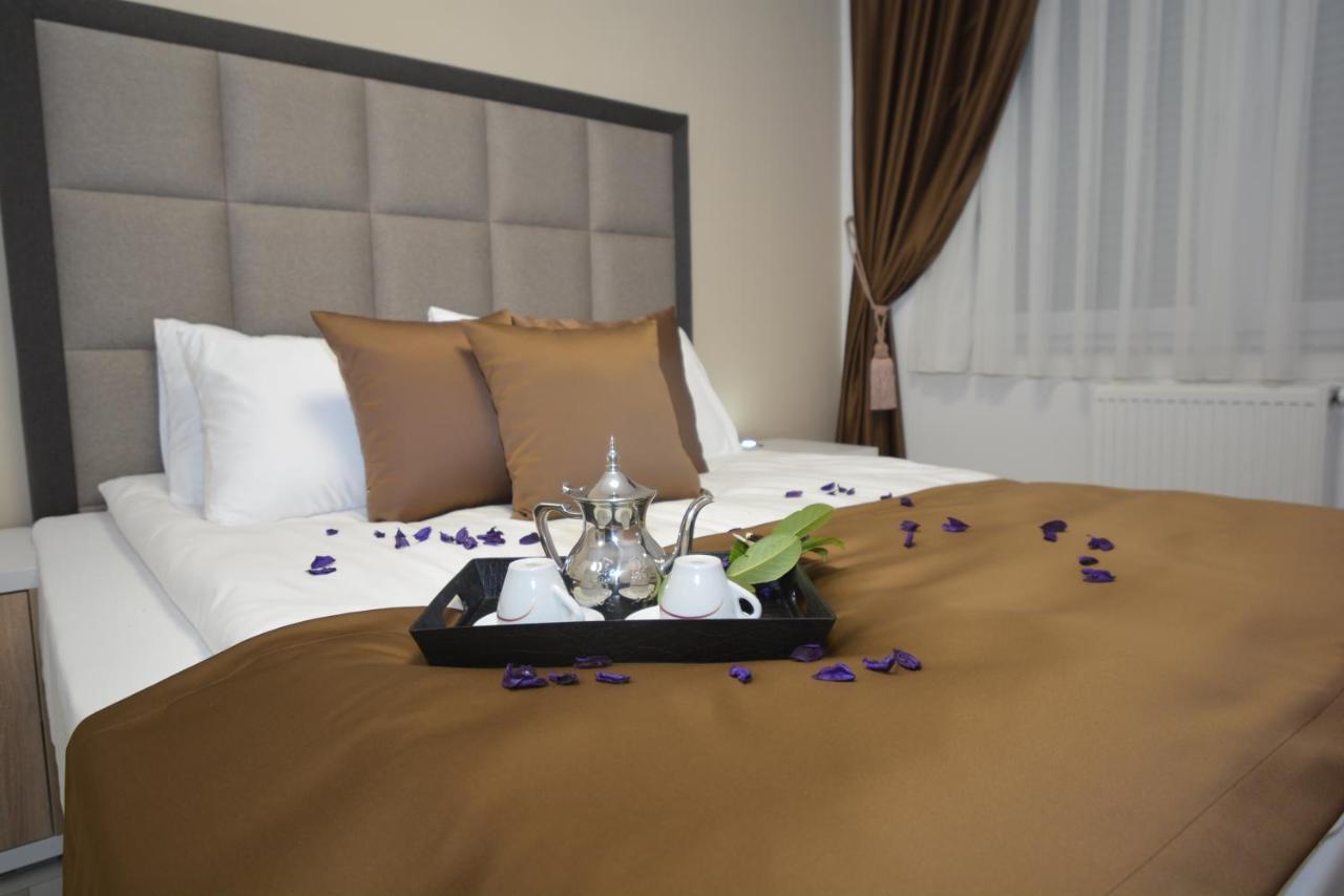 Apart Hotel Family ซาราเยโว ภายนอก รูปภาพ