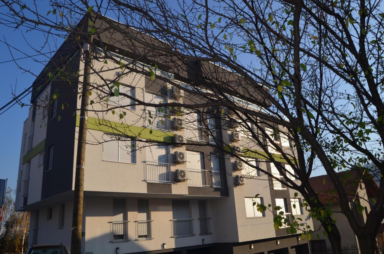 Apart Hotel Family ซาราเยโว ภายนอก รูปภาพ