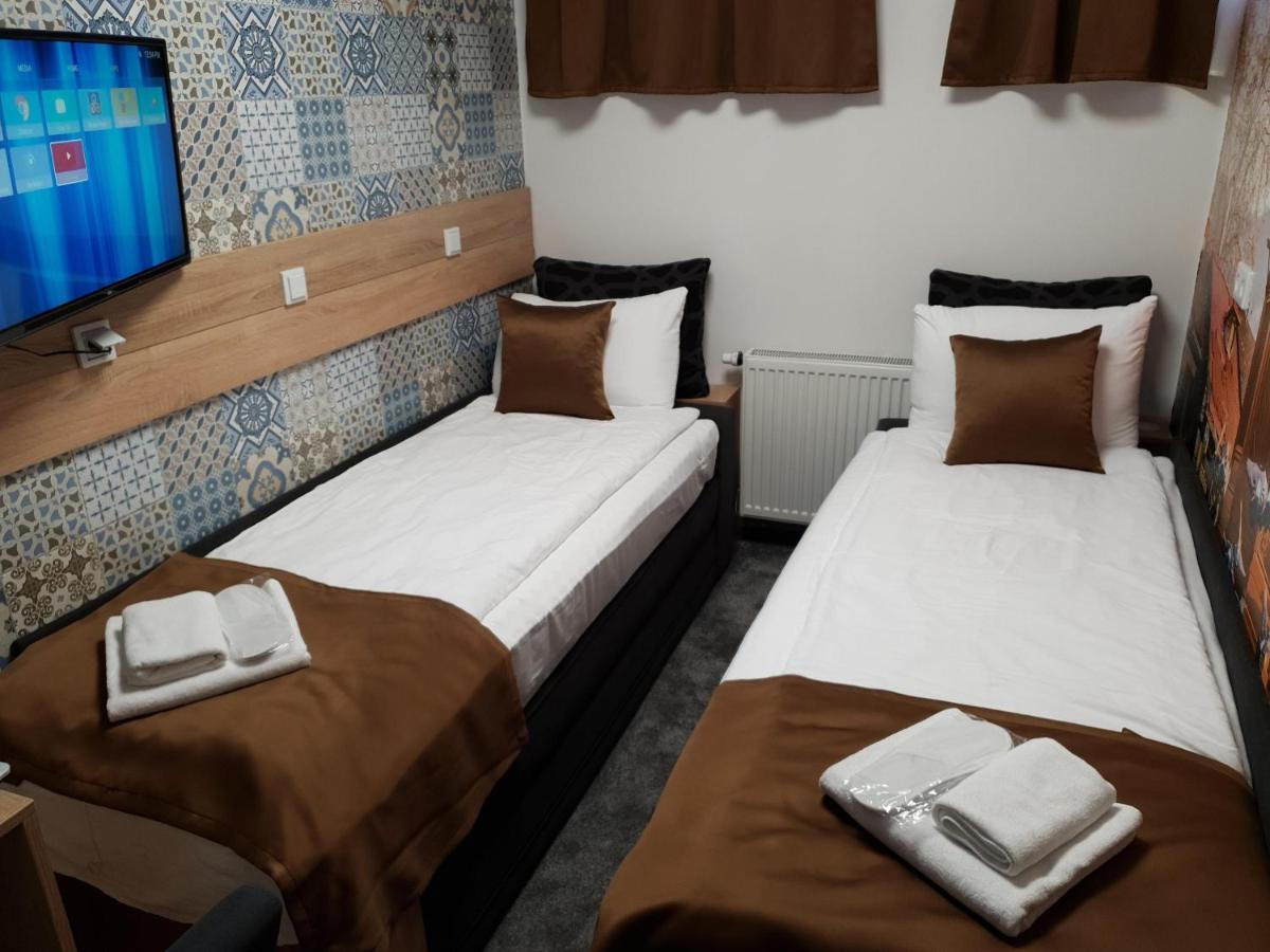 Apart Hotel Family ซาราเยโว ภายนอก รูปภาพ
